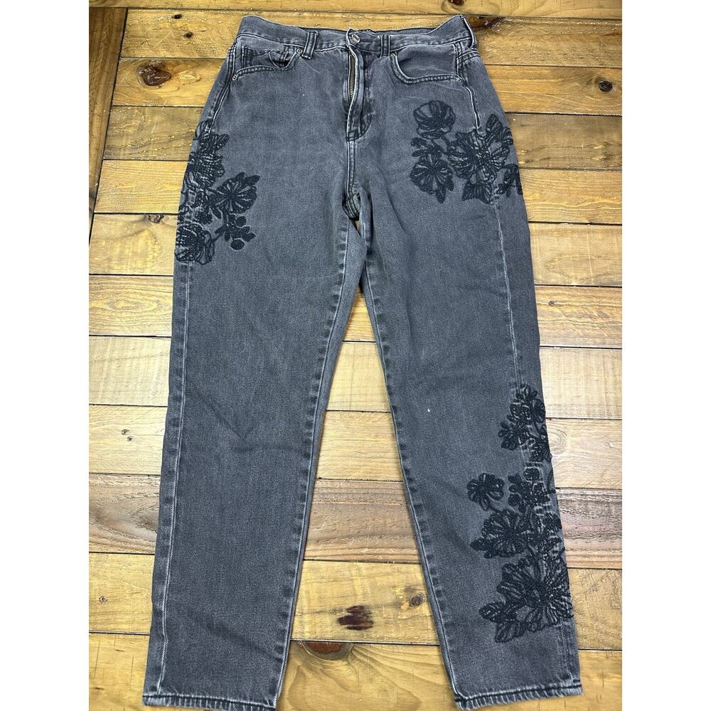 American Eagle Mom Jeans Women size 6 Short Faded Black Embroider Flower
